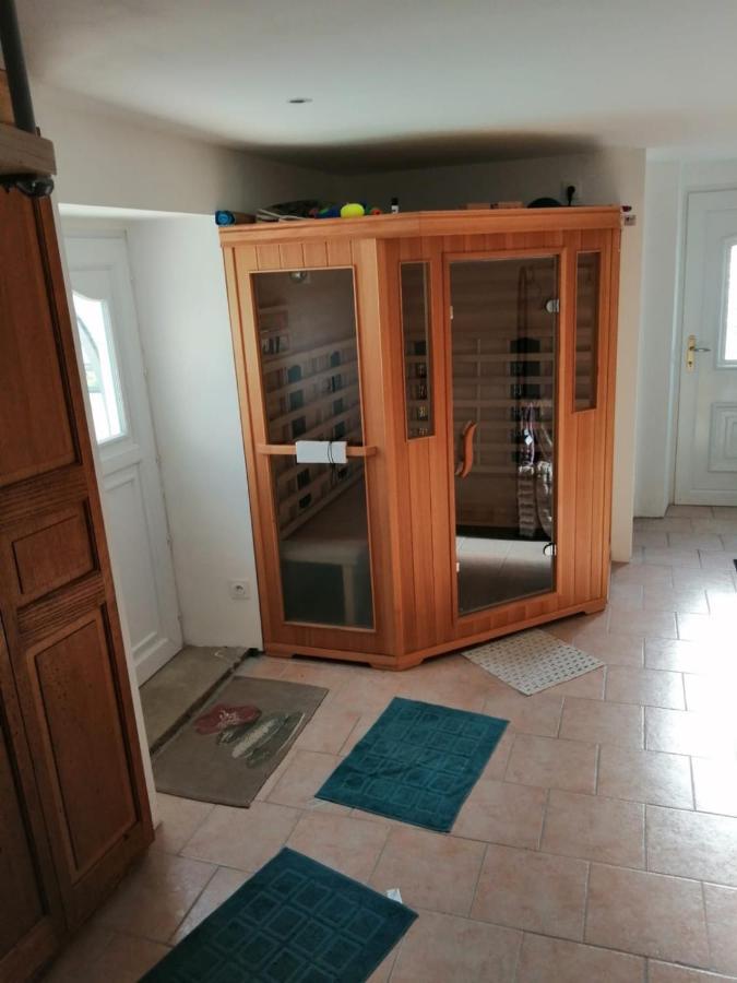 Les Gremilles Bed & Breakfast Bassoncourt Eksteriør bilde