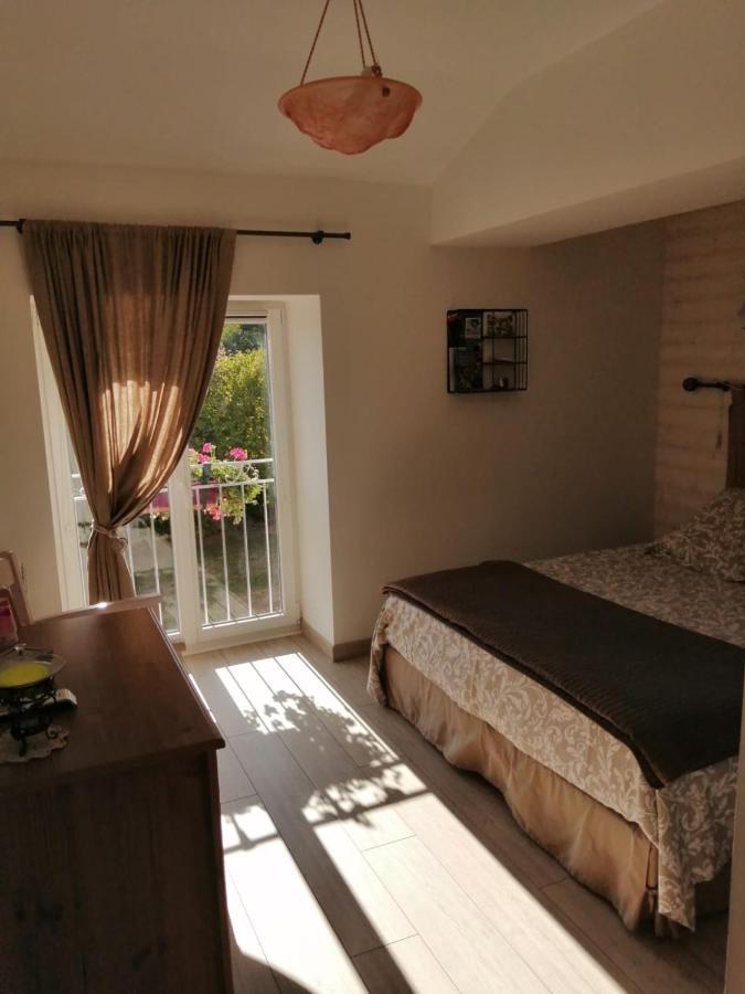 Les Gremilles Bed & Breakfast Bassoncourt Eksteriør bilde